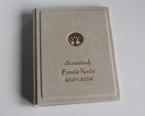 Stammbuch "Goldene Lebensbaum" aus hellbraunem Nubukleder, DIN A5